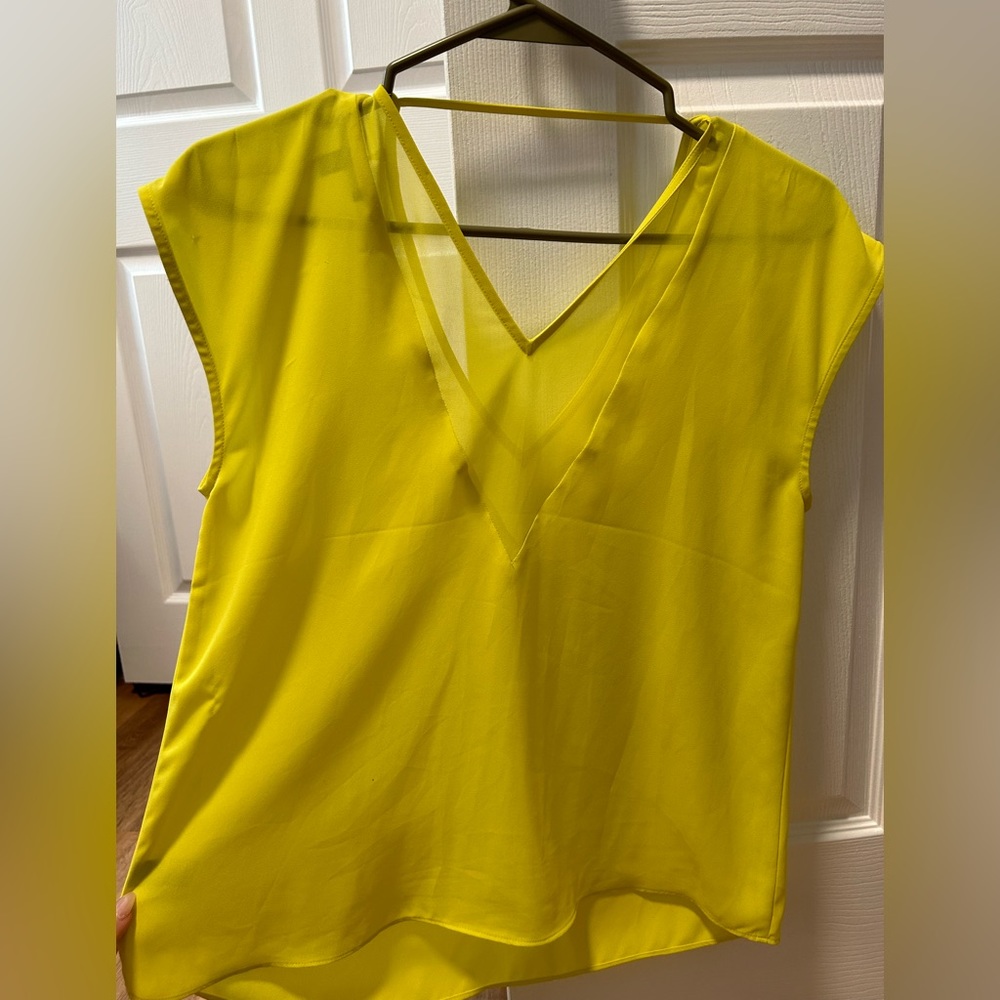 Express Tank Top - Picture 2 of 4
